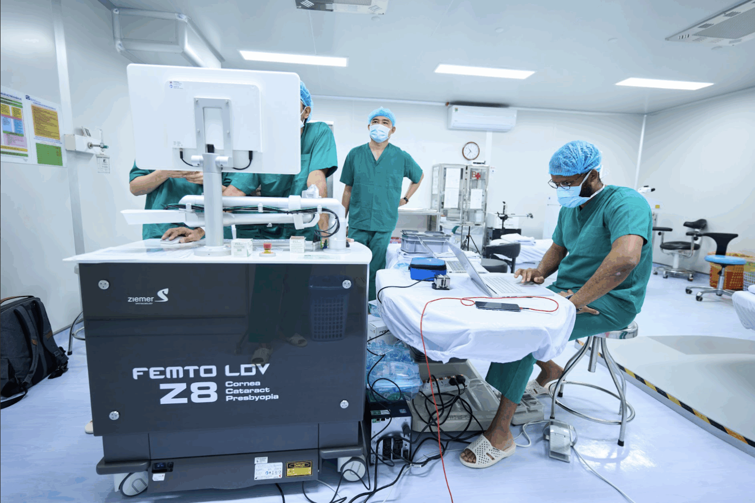 Thiết bị máy Z8