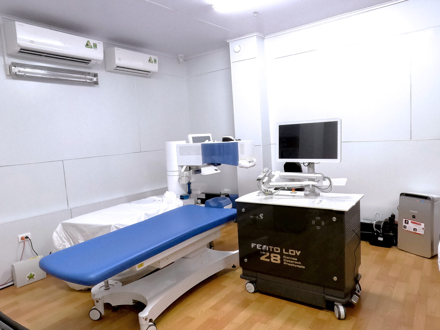 Công nghệ mổ cận Clear trên Z8 tại phòng khám